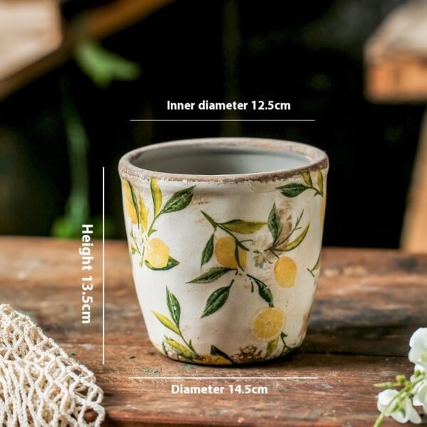 Handgefertigter Keramikpflanzer mit Retro-Zitronenmuster