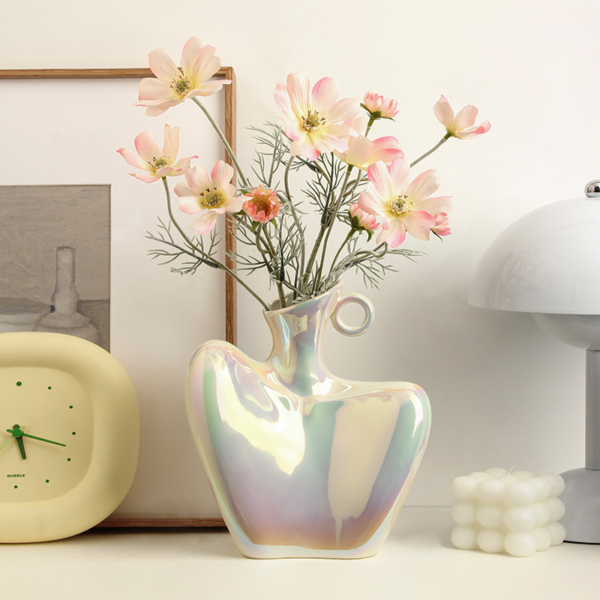 Moderne Vase in Form eines weiblichen Körpers