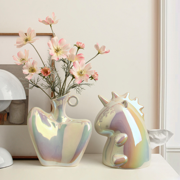Moderne Vase in Form eines weiblichen Körpers