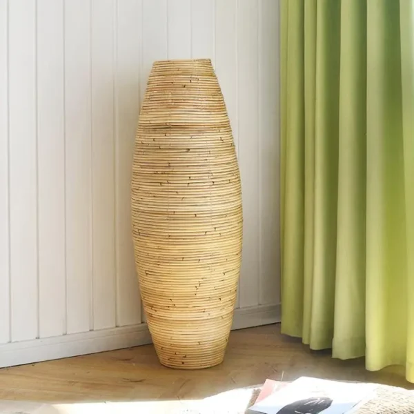 Rattan Vase im tropischen Stil